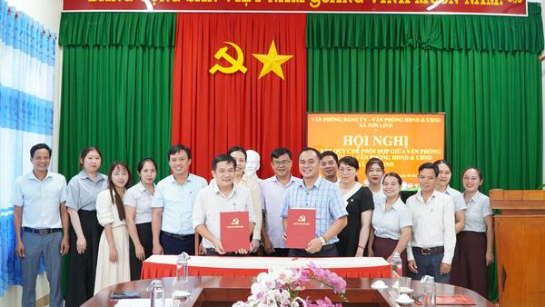 HỘI NGHỊ KÝ KẾT QUY CHẾ PHỐI HỢP GIỮA VĂN PHÒNG ĐẢNG ỦY VÀ VĂN PHÒNG HĐND & UBND XÃ SƠN LINH
