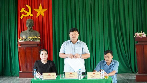 ĐẢNG ỦY, UBND XÃ SƠN LINH LÀM VIỆC VỚI BAN CÁN SỰ THÔN LÀNG LÙNG